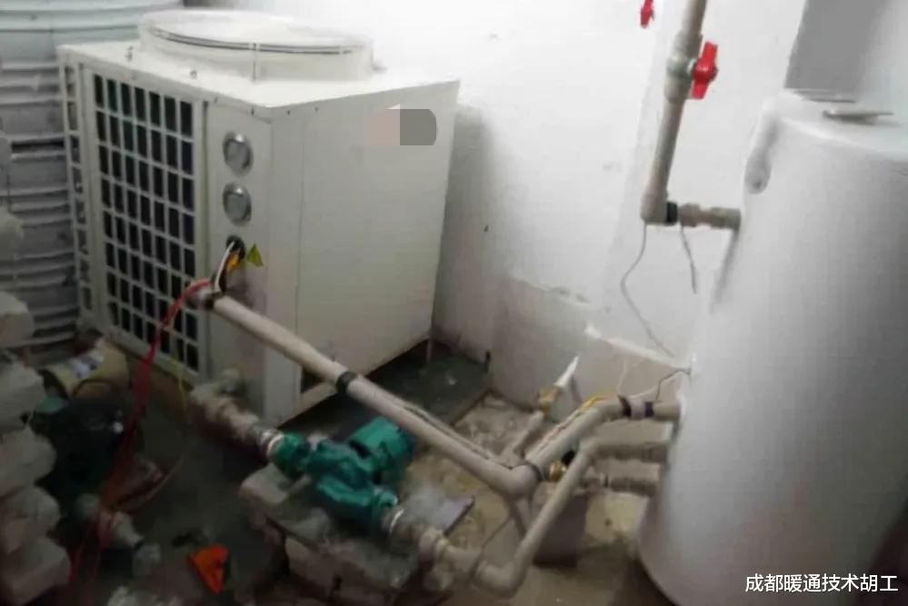 成都暖通技术胡工 空气能热泵三联供是什么？该如何操作设备？