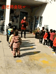 萌控孩|“你能用30秒,在照片中找出班花么?考验你眼力劲的时候来了!”