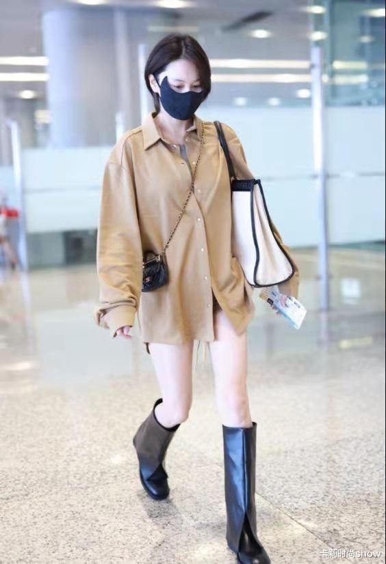卡莉时尚show|张馨予终于好好打扮了,穿衬衫配靴子洋气,气质少女不像生过娃