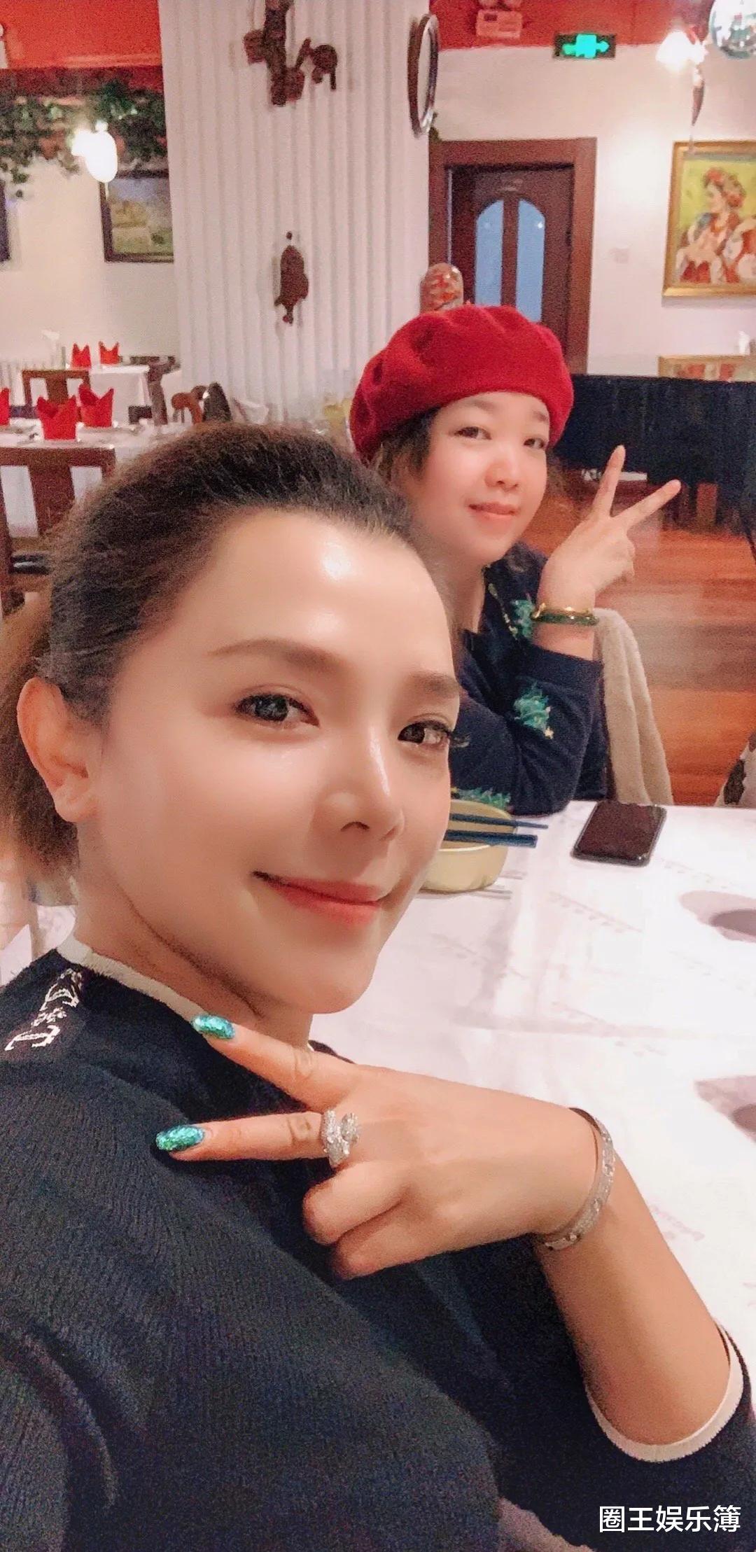 李佳璇|《甄嬛传》丽嫔，丈夫离世淡出演艺圈，如今45岁依然美丽