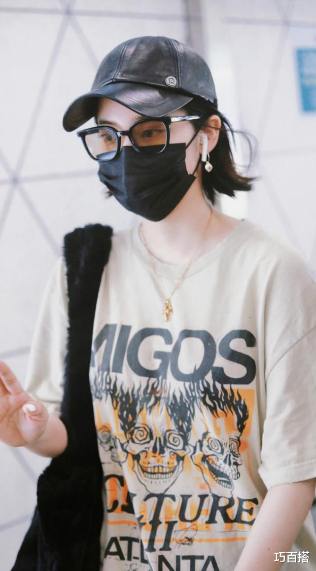 巧百搭|欧阳娜娜又来“炸机场”了，私服造型又帅又美，值得借鉴