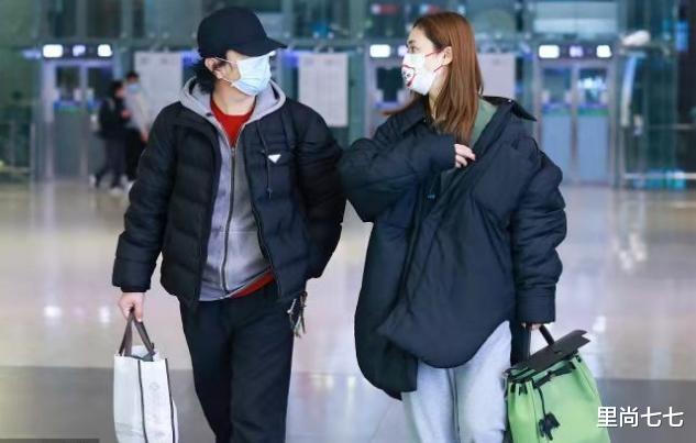 刘芸|刘芸夫妇罕见合体,她只顾自己打扮好潮,与大15岁老公同框似父女