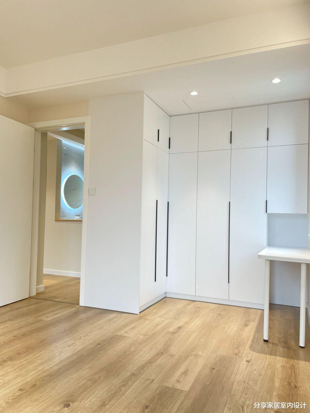 |等我有房了，墙面不会刷白色，看看她家的新房，简单还很美观！