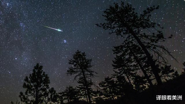 流星 巨大流星射穿天空，挪威全国可见，光芒耀眼下落不明引猜测