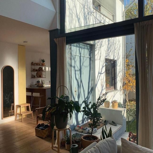 二次装修，她坚持“穷装”，不豪华但却精致温馨，进屋就被治愈了