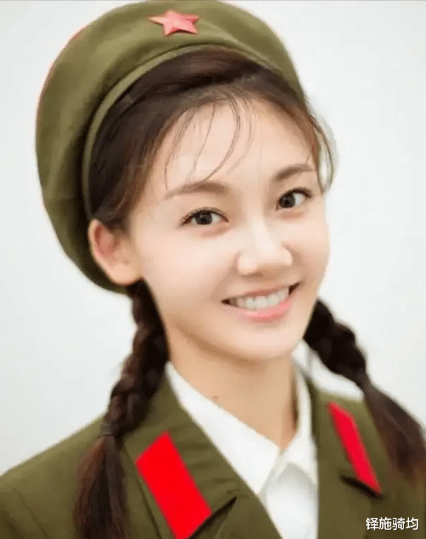 苗苗|女主定了苗苗后，冯小刚对剧组人员说：你们全部人都要孤立她