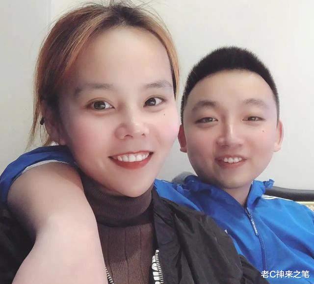 石家庄|房产争夺尚未结束,熊磊满脸憔悴直播带货,亲婆婆靠不住