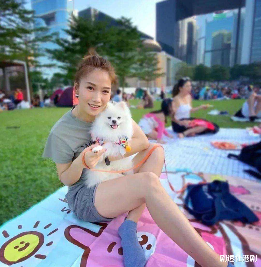 袁彩云|45岁TVB前港姐久违晒素颜照，退圈十多年，终嫁豪门成阔太