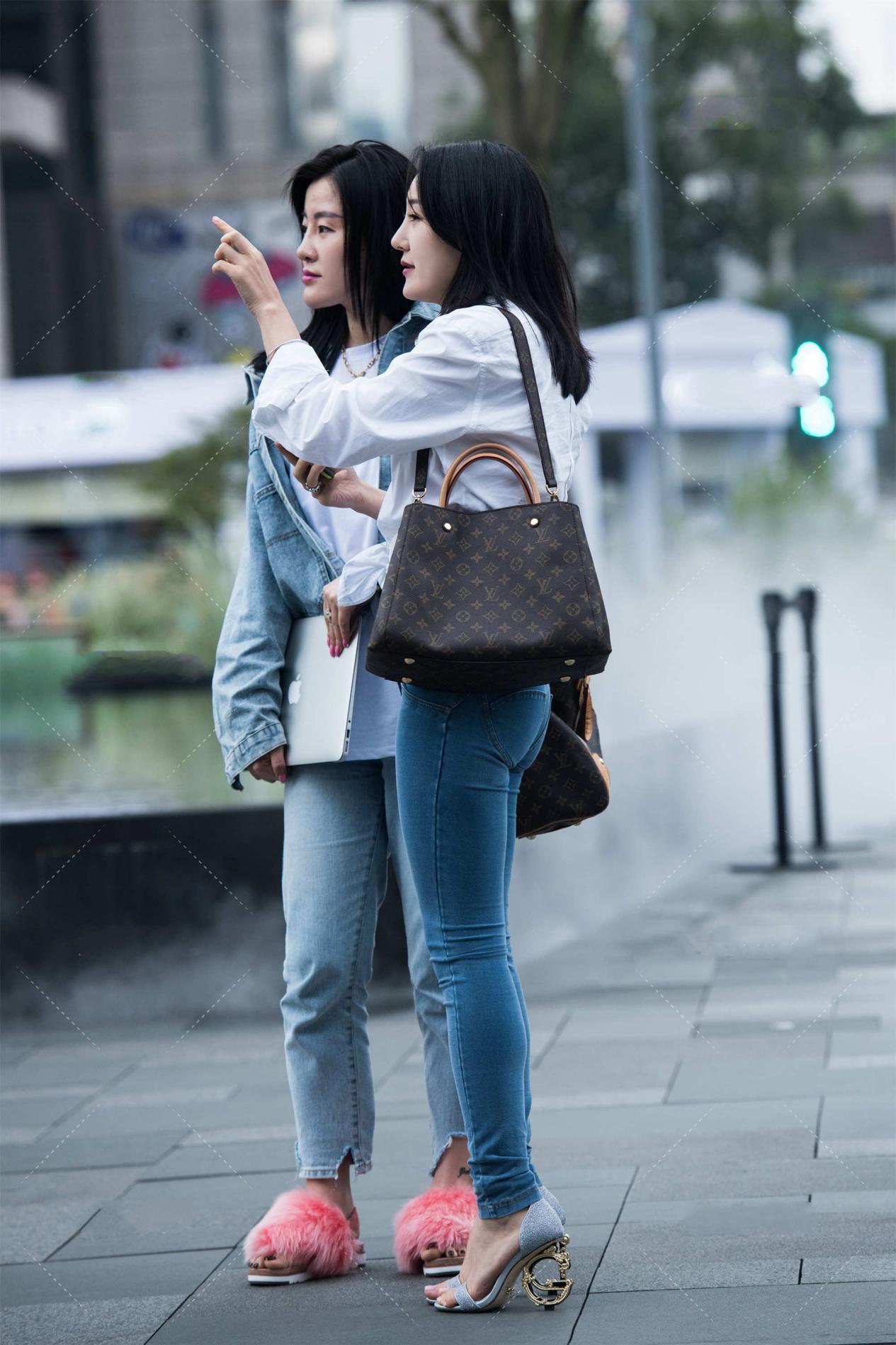 穿衣搭配|白衬衫与牛仔裤的搭配，简约时尚，高级又有质感