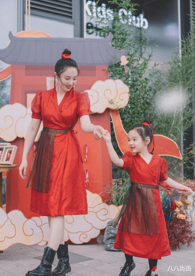 佟丽娅|佟丽娅陈思诚离婚后首互动，引网友热议，董璇也为好姐妹送上祝福