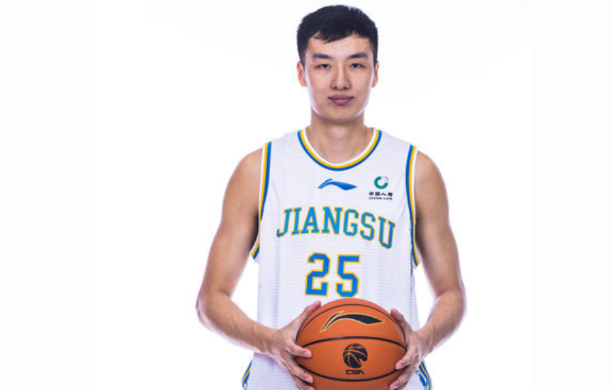 李楠|名将之子！从带来惊喜到场均3.5+1.8沦为平庸！李楠不培养他了？