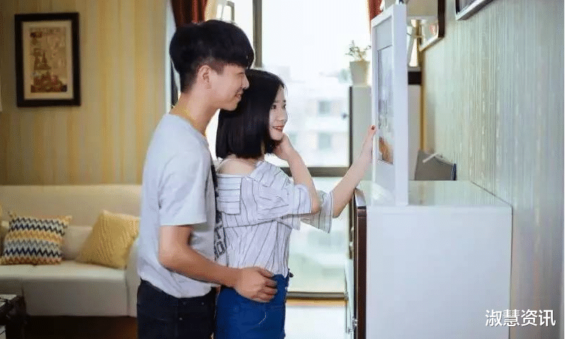 淑慧资讯 老伴急诊，我找儿子借钱，儿媳给馒头撵走，回家打开：“傻了眼”