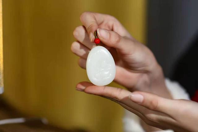 雕刻|蝙蝠在玉雕当中的造型不同，寓意也不同