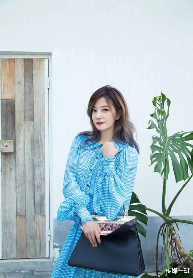 赵薇|粉丝仍为赵薇洗地？看到赵薇突然发声就哭了说：把我的运气借给你