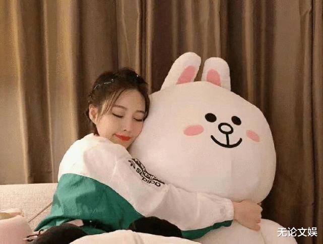 冯提莫|昔日一姐冯提莫，如今直播无人问津？五千万签约费让人大失所望