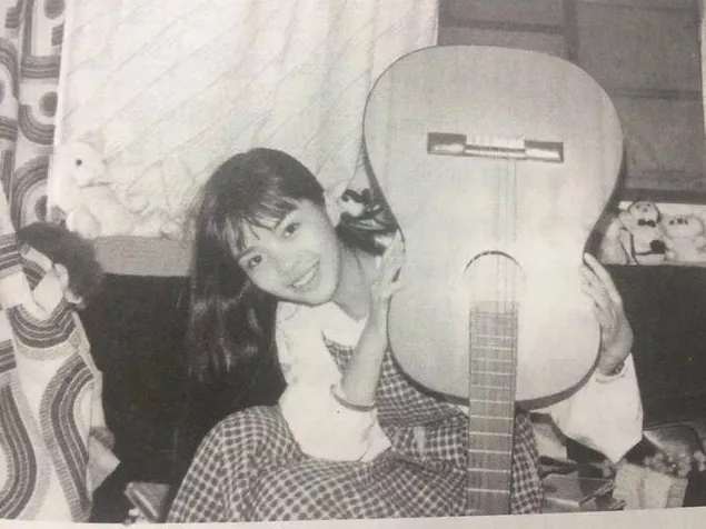 贾静雯|董卿最大对手！17岁扫厕所，23岁日本出道，她才是央视宝藏女孩