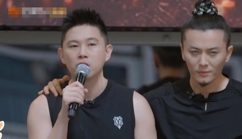 欧阳靖|欧阳靖被“披哥”淘汰后感慨不够完美,妻子背后力挺,儿子变迷弟