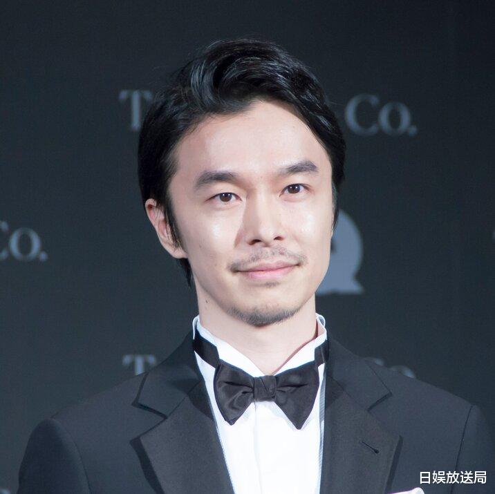 直男|日本网友票选最帅40代男演员 藤冈靛力压木村拓哉夺冠