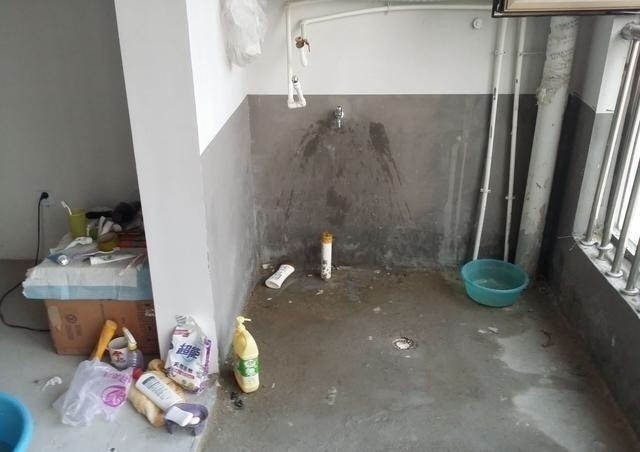 装修设计大全|朋友在县城里买了套毛坯房，还没装修就入住了，小两口幸福满满！