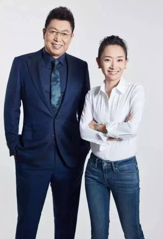 美丽|最近王为念和王芳公园里跳舞！肢体不协调动作滑稽，被吐槽像老爷爷