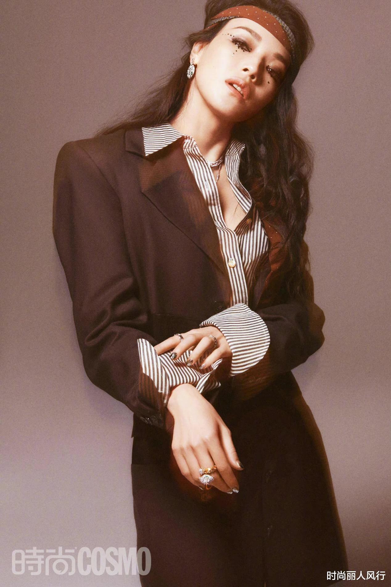 时尚丽人风行 舒淇的硬照不会出错！时隔两年再穿Dior拍闭年刊，气场全开变女王