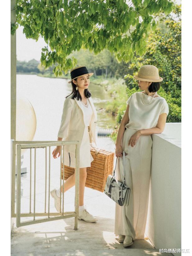 时尚搭配师瓜瓜|“白衬衫+膝下裙”,才是40岁女人的正确穿搭,优雅减龄有气质