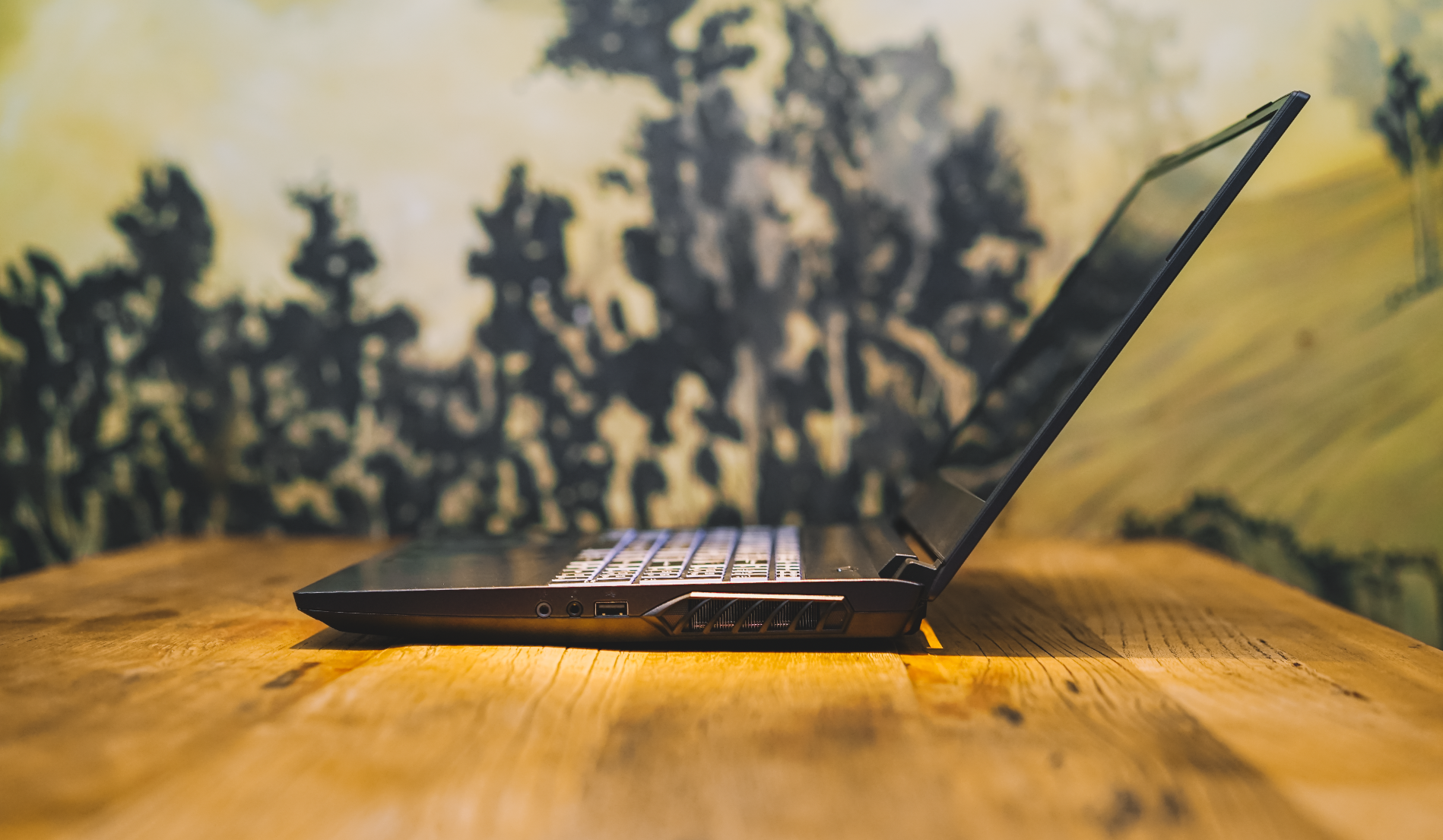 CPU|炫龙M7-E8S3首发上手评测：5800H+3070香不香？能忍住不冲？