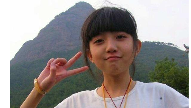 女孩|曾经那个让人心动的剪刀手女孩，被富豪相中之后，如今状况如何？