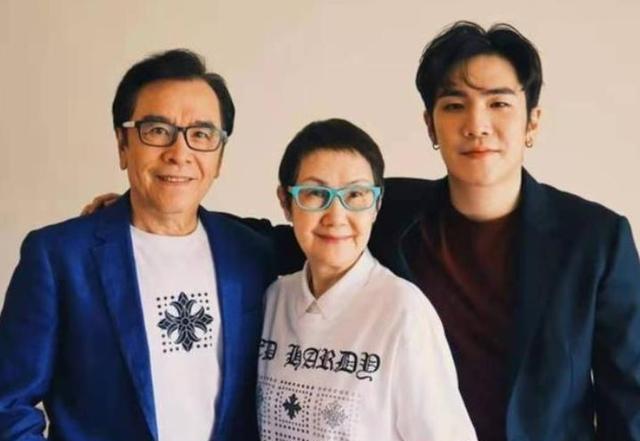 周杰伦|姜大卫和周杰伦为什么这么像,尔冬升也惊讶,姜的儿子也像杰伦