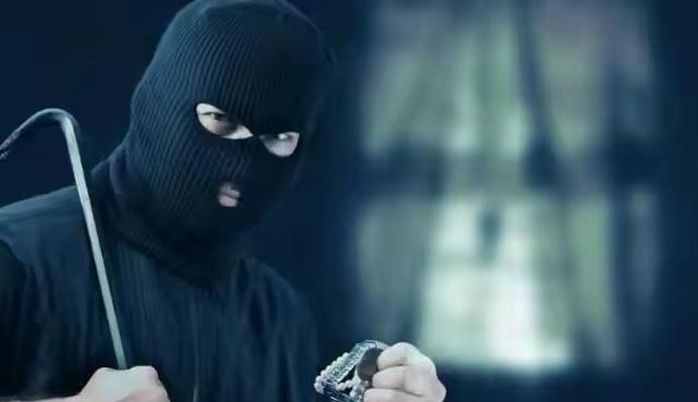 花颜有情兮 湖南一藏家家中的文物被盗墓者惦记上，几名江西盗宝人开车来了