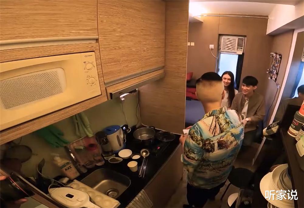 听家说 香港夫妻住9㎡劏房1年，“巴掌大”的蜗居狭小逼仄，他们却很乐观