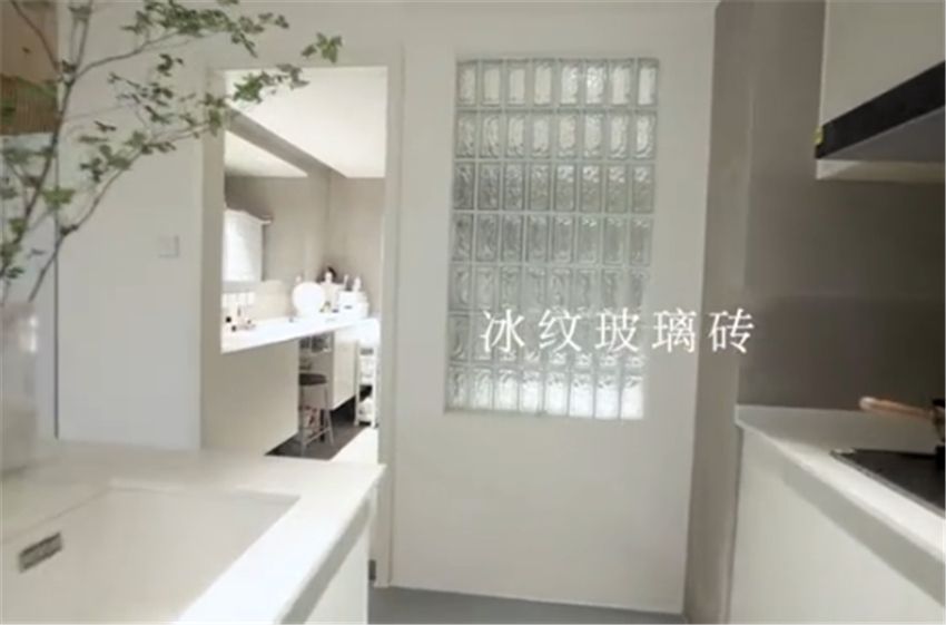 姑娘晒出极简小家：58㎡一室一厅，一人一猫居住倍感舒适