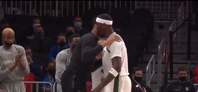 且听旭|变身教练!替身波蒂斯半场4中0连续打铁 字母哥面授机宜指导