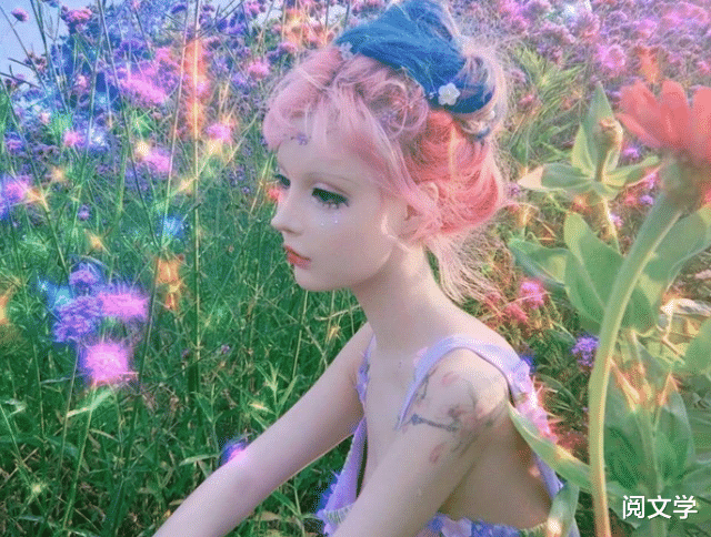 芭比娃娃|真人芭比迪丽拉终于放弃“芭比裙”，学生装曝光，清纯似初恋