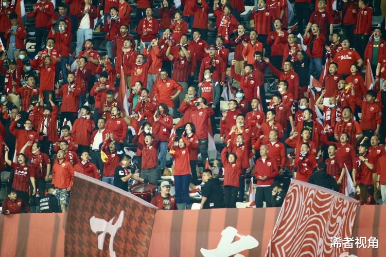 上海上港|重磅！上港做出英明决定，将在冬窗改变引援策略，32岁国脚遭重创