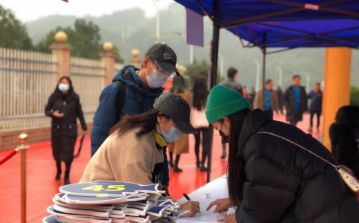 重庆|重庆85斤花鲢拍出24万，这是什么操作？是炒作还是鱼有所值？