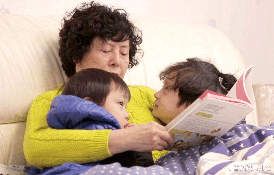 小雪妈妈育儿经|幼儿园门口老人接娃，普遍存在的一个现象，看似爱娃实则害娃！