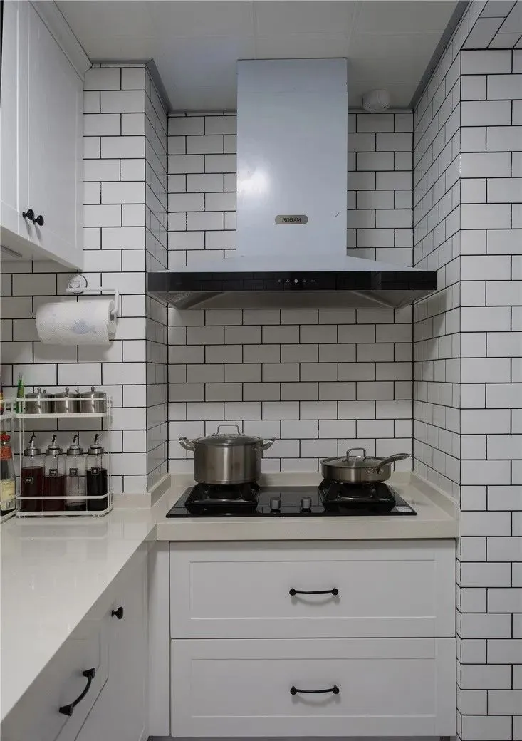 装修设计精选|72㎡舒适北欧风格装修，玻璃隔断让视觉感翻倍！