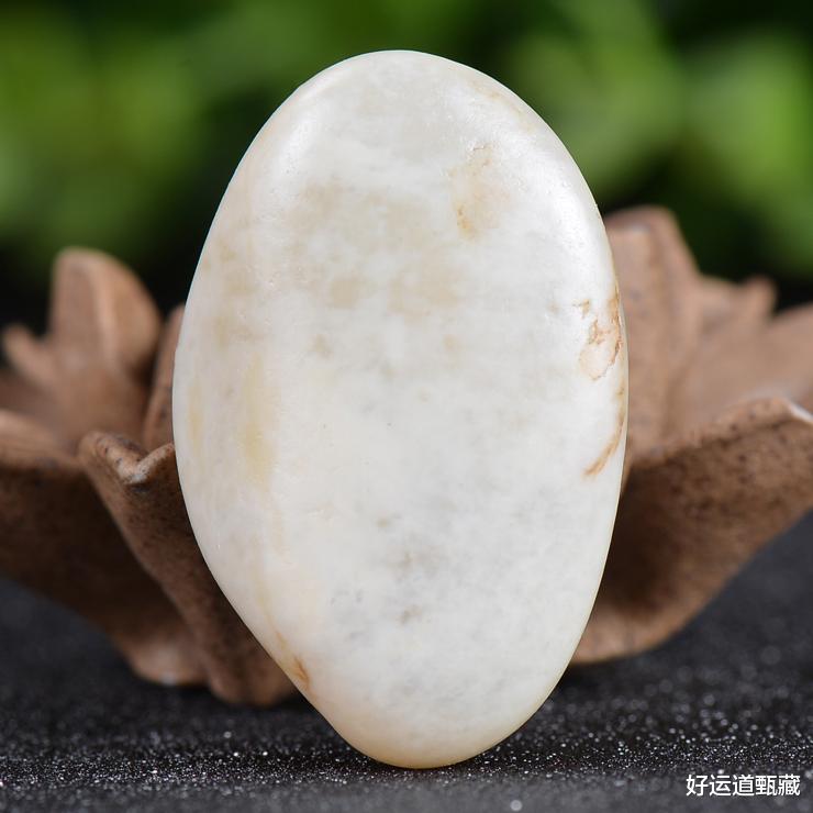 玉雕|和田玉的瑕疵有哪些？你都知道吗？想玩玉的看过来