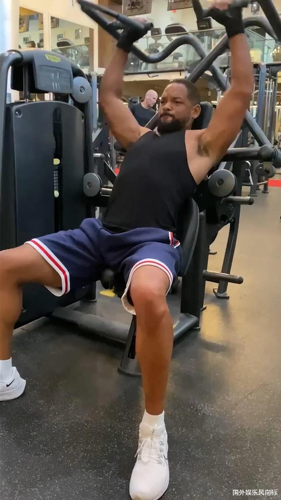 威尔·史密斯|53岁威尔·史密斯晒硬核健身照：别让别人告诉你，你成不了大器