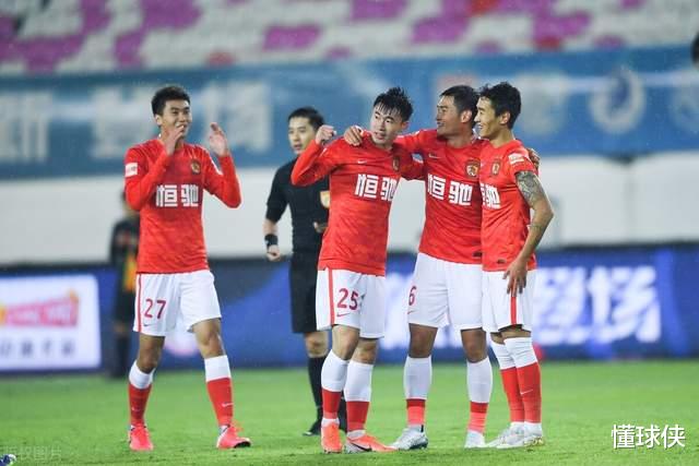 广州队|0-1，又输！4场不胜3+1，中超又1豪门沦为二流队，广州队转型了？