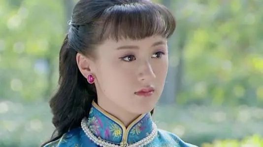 袁冰妍|她被称为“校花女神”，曾被曝哭戏全靠“眼药水”，明年或将霸屏