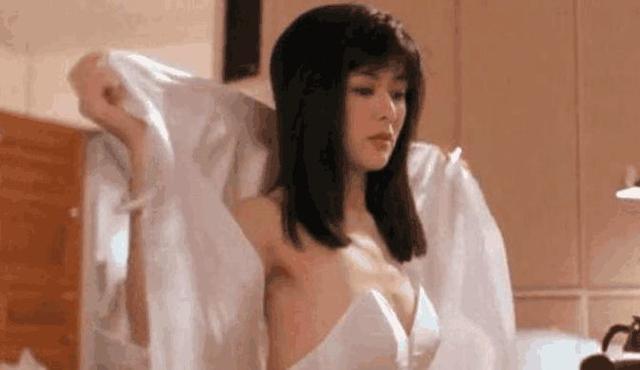 关之琳|“浪荡情妇”关之琳：被迫从艺，当小三，攀富豪，吃嫩草风韵犹存