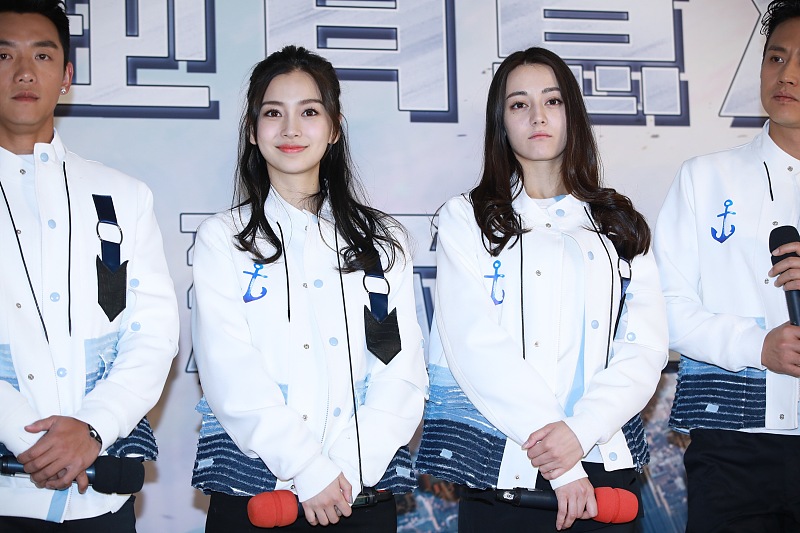 礼服|怪不得女生要化妆，热巴和杨颖的颜色都这么高，却差在了妆容上