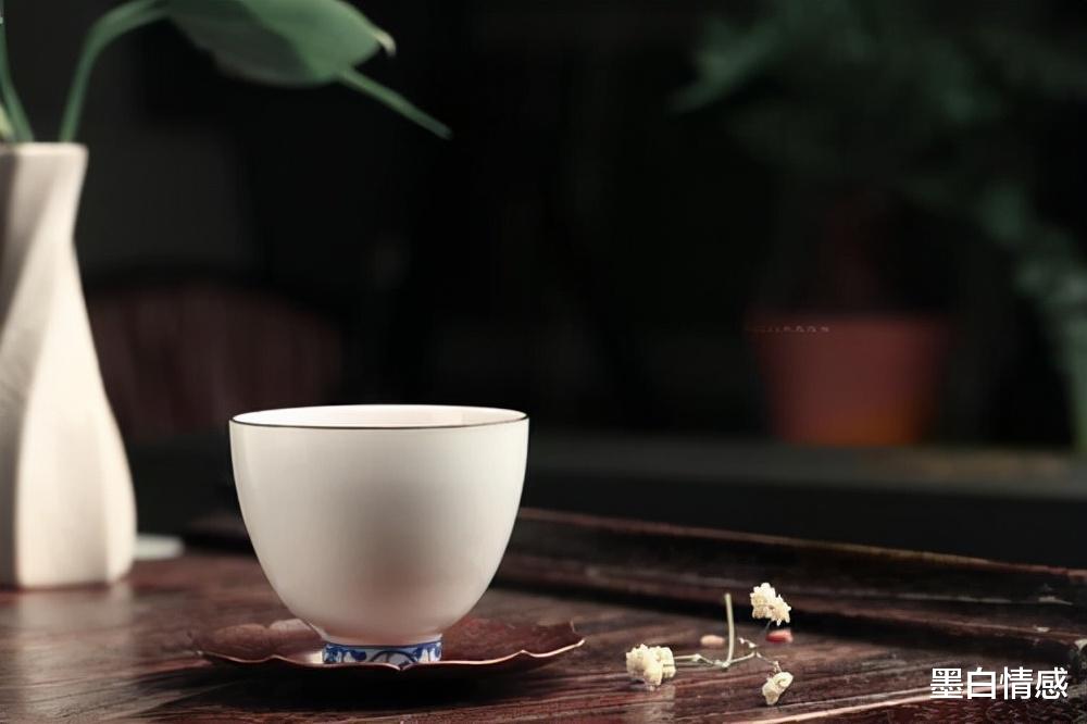 墨白情感|“松绑人生，与世无争”，人生少去争这三件事，余生轻松自在