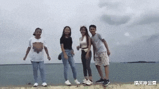 搞笑神回复|神回复：开车回家的时候无意中发现的，这是什么东西，认识吗？