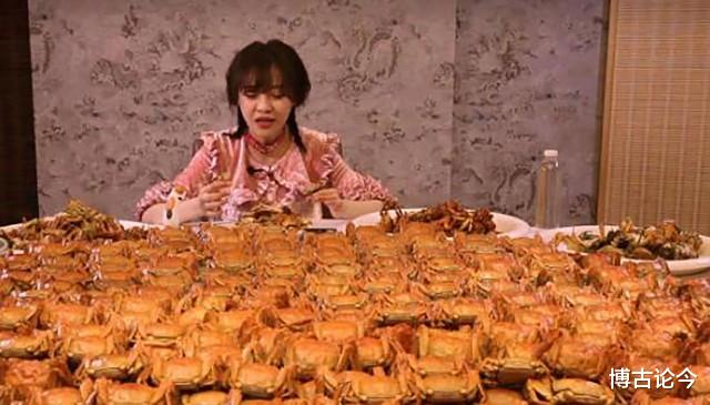 短视频|网红无底线：出售洗澡水、不穿衣服直播、强吻老大爷