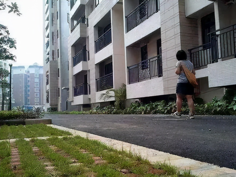 铲哥装修|再便宜的一楼也不要买，买过之后才发现处处是坑，真的好后悔