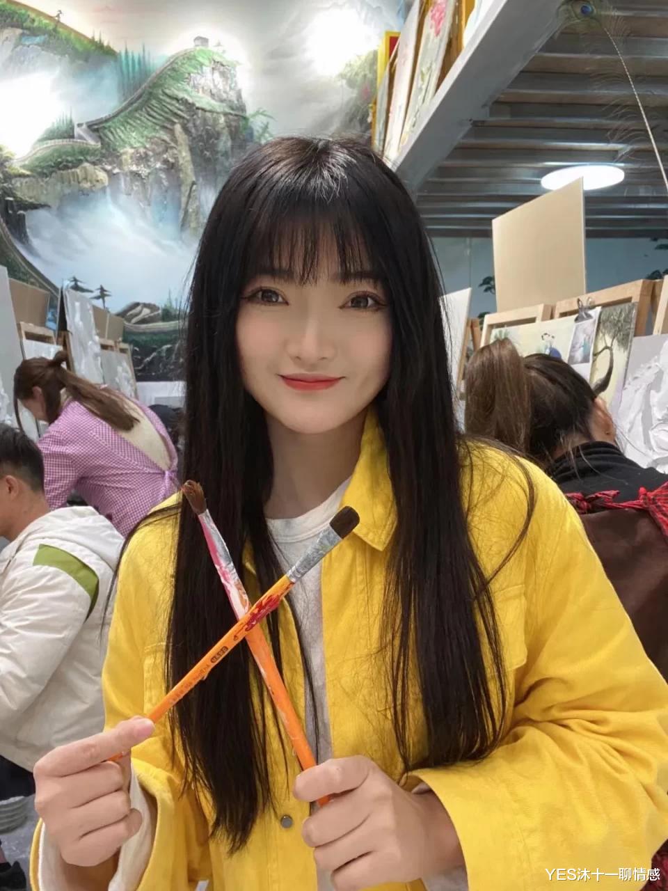 银行|95后刮腻子女孩，刷一面墙10万，吸粉600多万，她靠啥