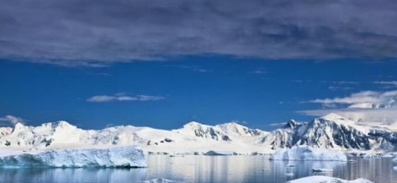 范达湖终年不结冰,水下温度偏高,科学家:疑似热源在水下